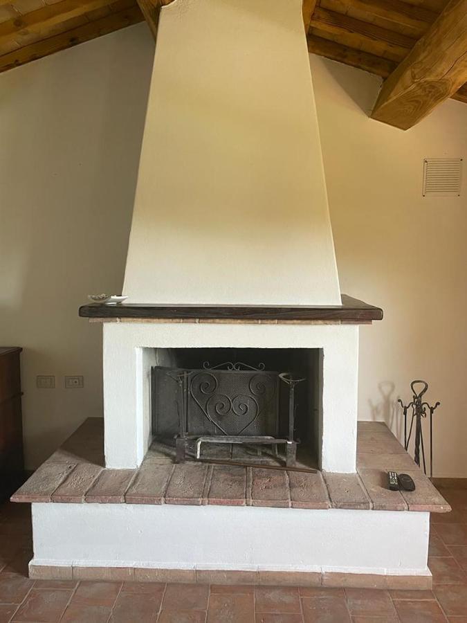 Casa Di Campagna In Collina Tatti Eksteriør billede